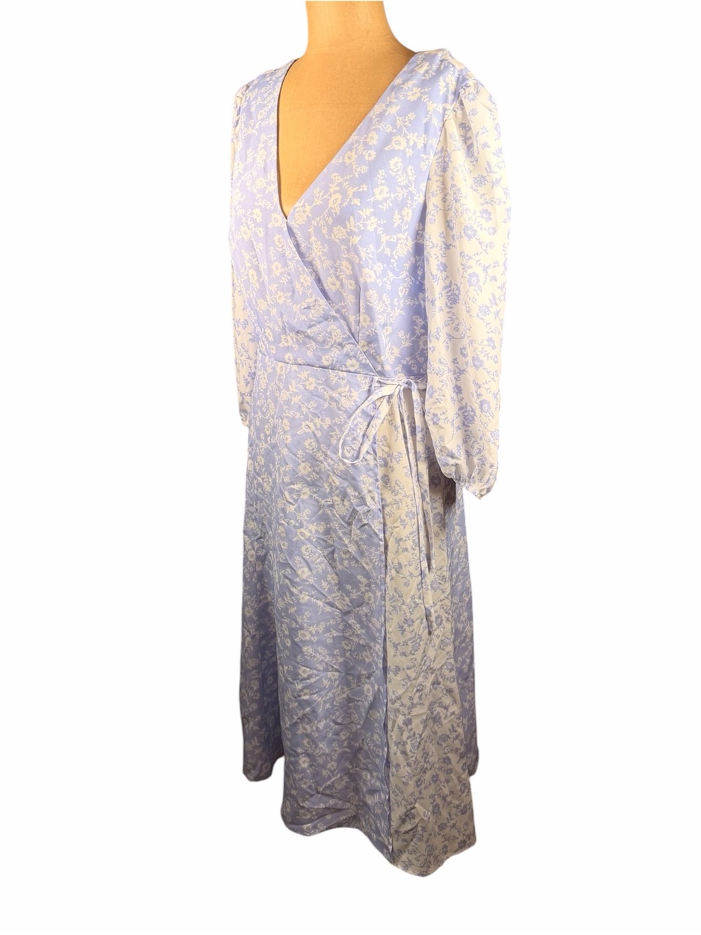 VINCE CAMUTO Lavender and White Floral Wrap Dress